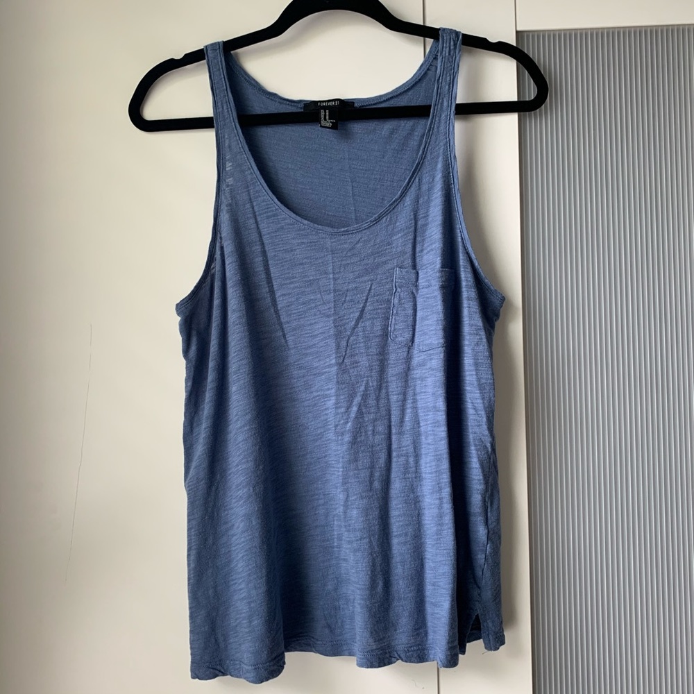 Heathered tank with pocket